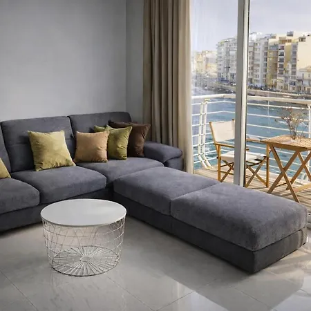 Seafront-top Location-close To Shops & Restaurants *